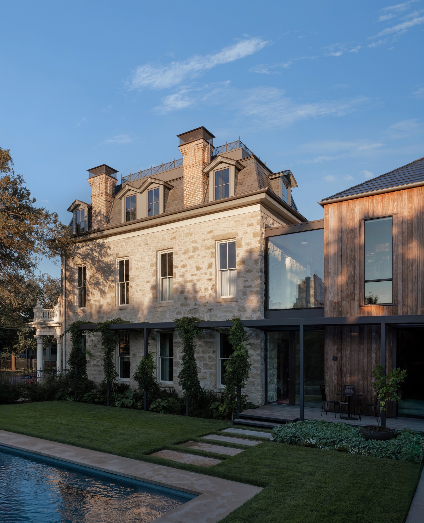 Victorian House modern addition with glass connector in Austin, Texas